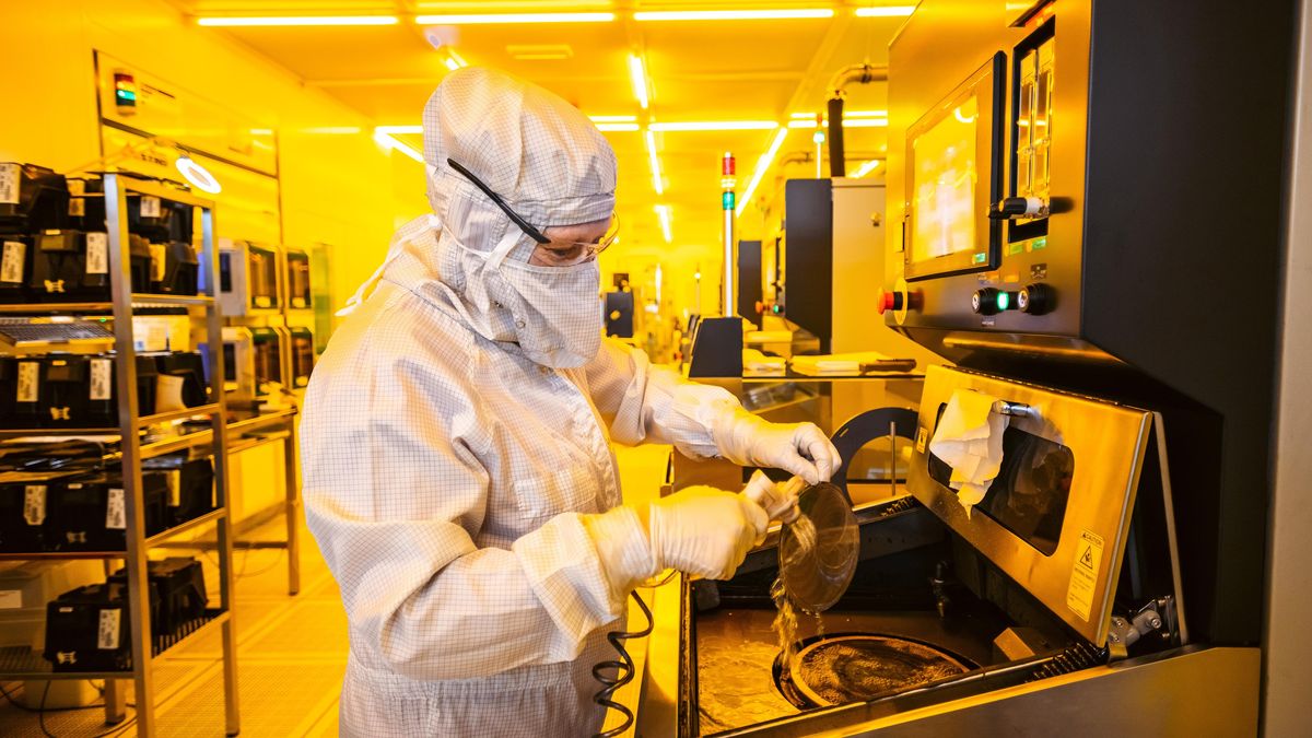 Američané zvažují rozšíření výroby čipů v Česku